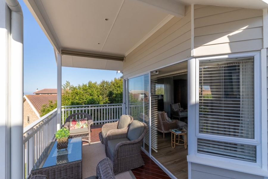 5 Bedroom Property for Sale in Outeniqua Strand Western Cape
